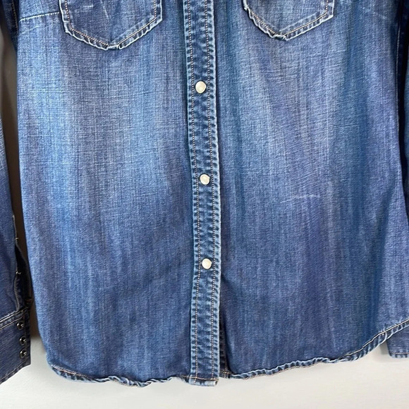 J. CREW Blue Denim Pearl Snap Shirt Medium Wash Distressed Preppy Western XS - Picture 5 of 11